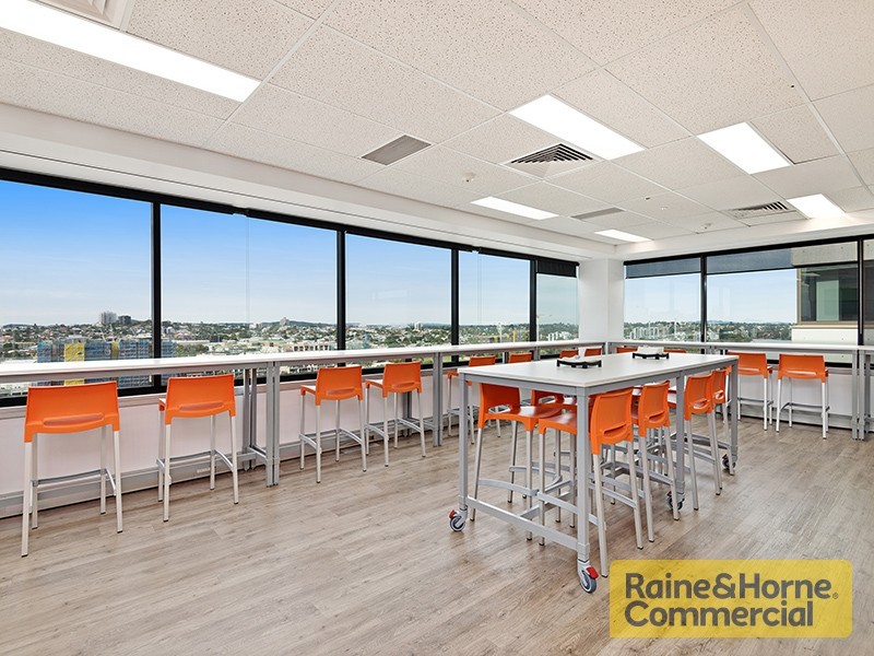 13/301 Coronation Drive, Milton QLD 4064