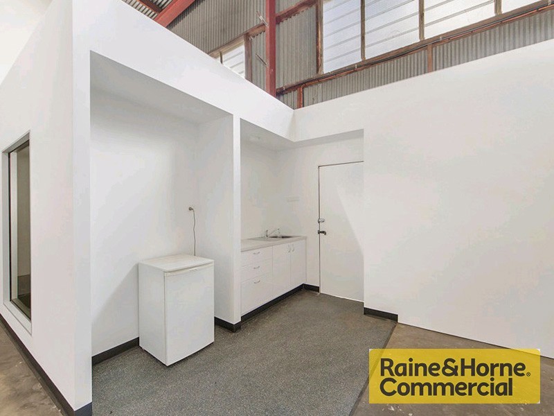 17 Greg Chappell Street, Albion QLD 4010