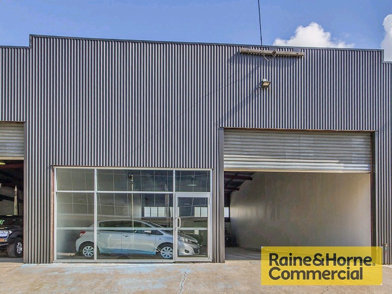 17 Greg Chappell Street, Albion QLD 4010