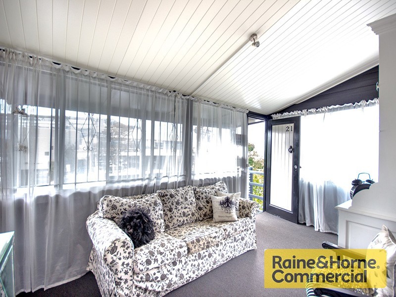 21 Mayneview Street, Milton QLD 4064