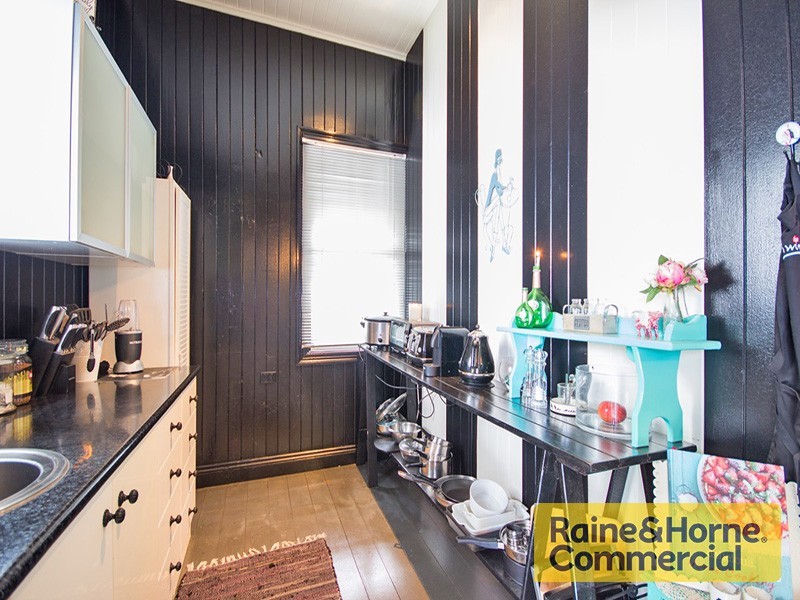 21 Mayneview Street, Milton QLD 4064