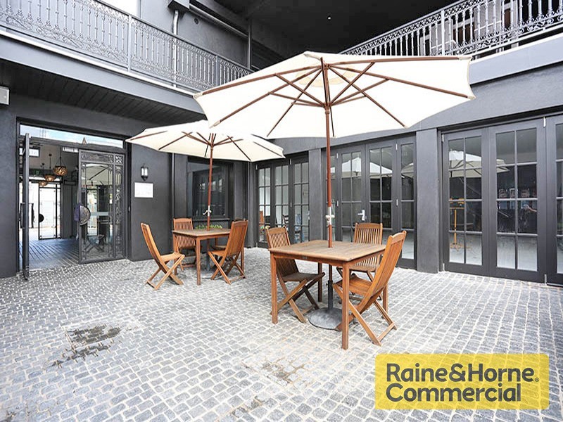 2/344 Sandgate Road, Albion QLD 4010