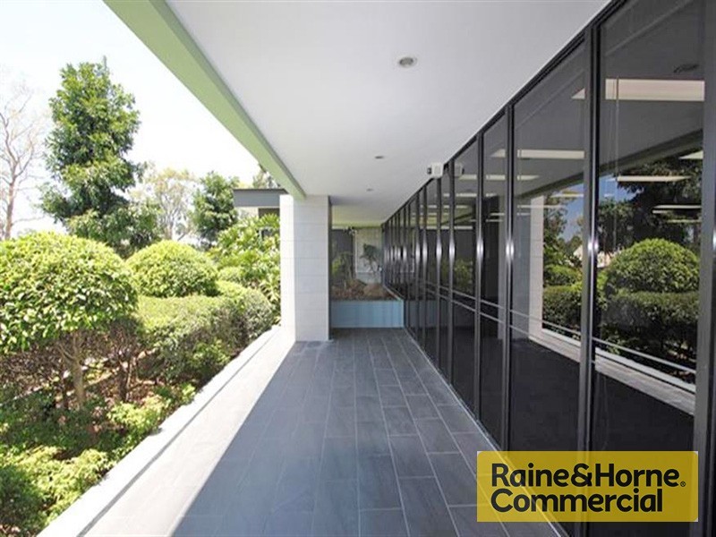 GF/301 Coronation Drive, Milton QLD 4064