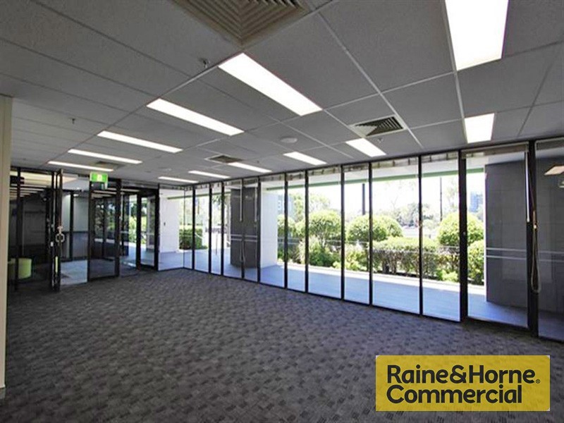 GF/301 Coronation Drive, Milton QLD 4064