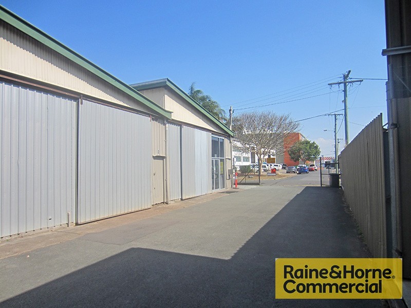 2/10 Elliot Street, Albion QLD 4010