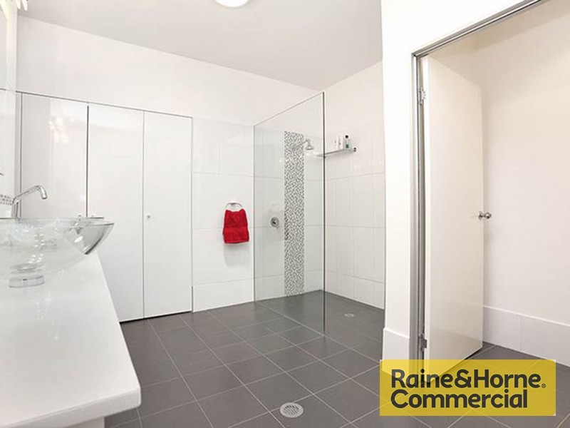 8/31 Thompson Street, Bowen Hills QLD 4006