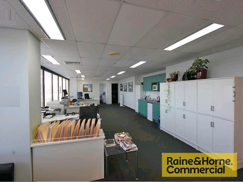 2.04/303 Coronation Drive, Milton QLD 4064