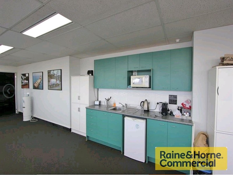 2.04/303 Coronation Drive, Milton QLD 4064