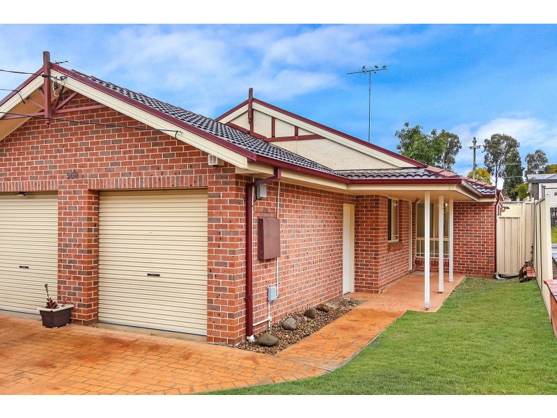 2/208 Victoria Street, Kingswood NSW 2747