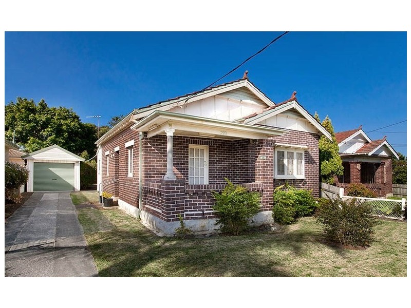 210 West Street, Blakehurst NSW 2221