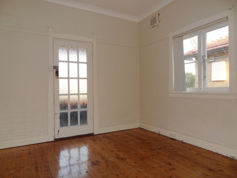 210 West Street, Blakehurst NSW 2221