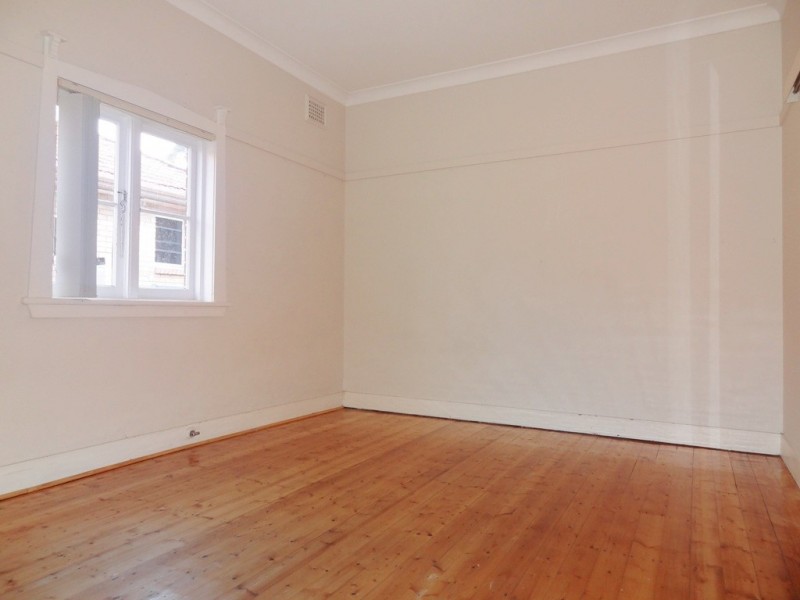 210 West Street, Blakehurst NSW 2221