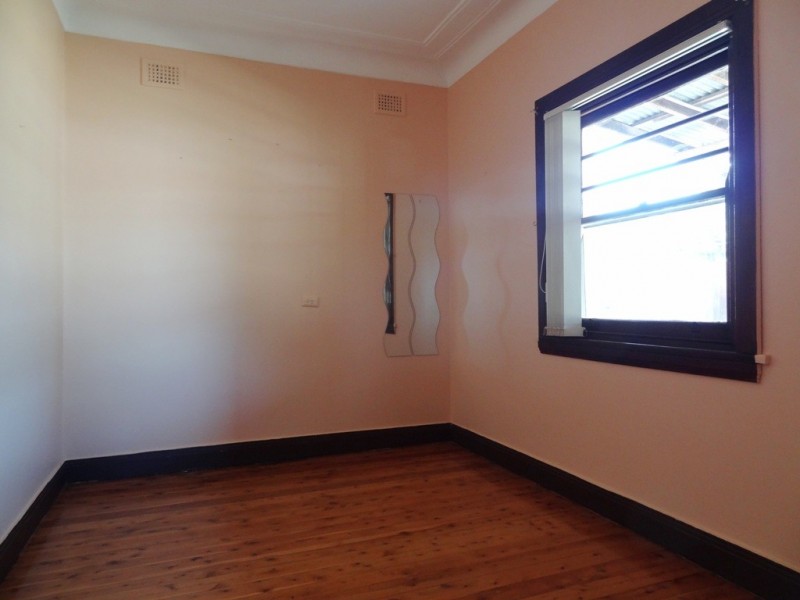 18 Jarrett Street, Clemton Park NSW 2206