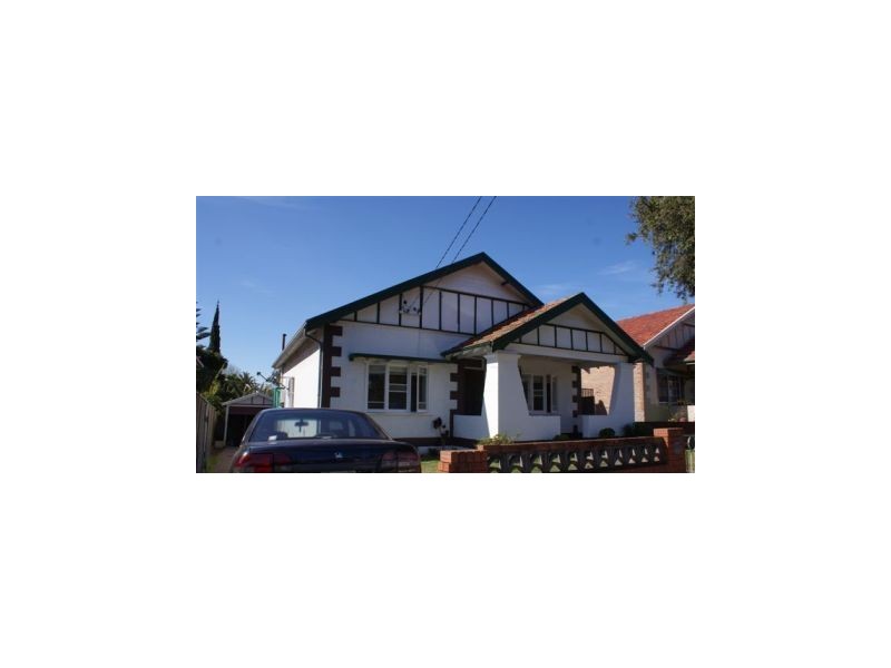 8 Medway Street, Bexley NSW 2207