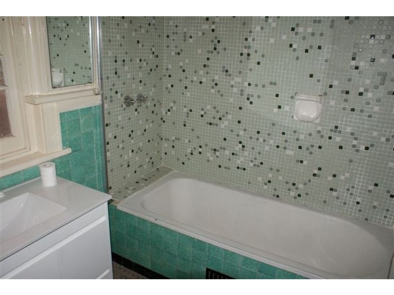 9 Nicholas Avenue, Campsie NSW 2194