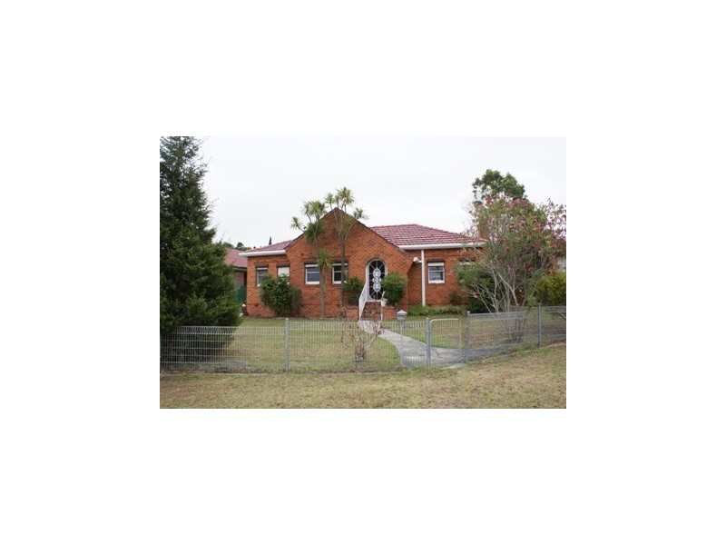 5 Flat Rock Road, Kingsgrove NSW 2208