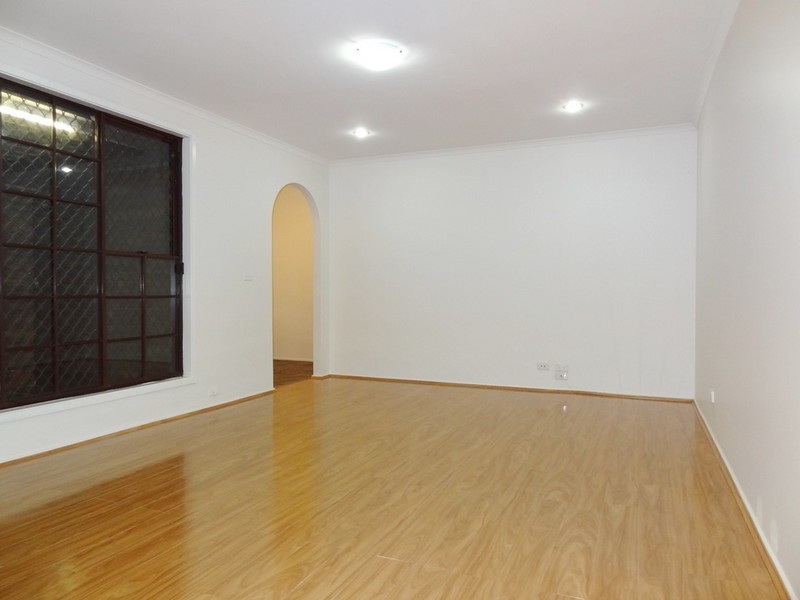 7 Tobermory Avenue, St Andrews NSW 2566