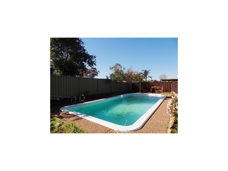 7 Tobermory Avenue, St Andrews NSW 2566