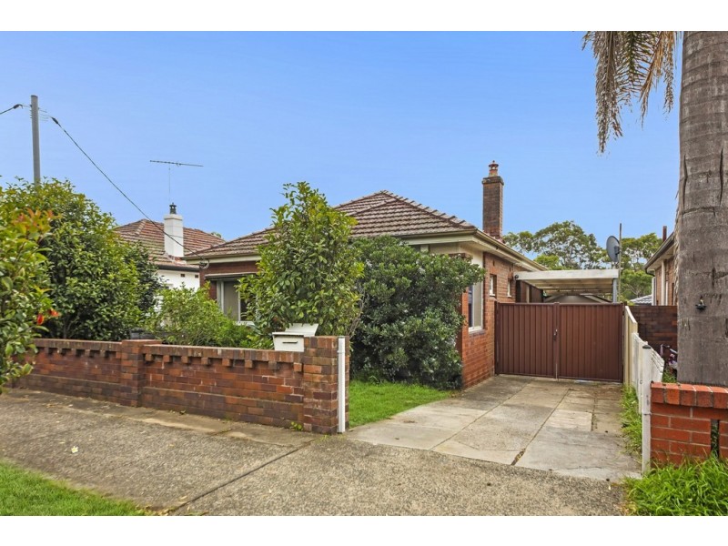 3 Kingsgrove Avenue, Kingsgrove NSW 2208