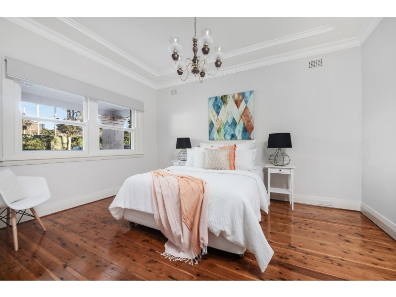 5 Kingsgrove Avenue, Kingsgrove NSW 2208