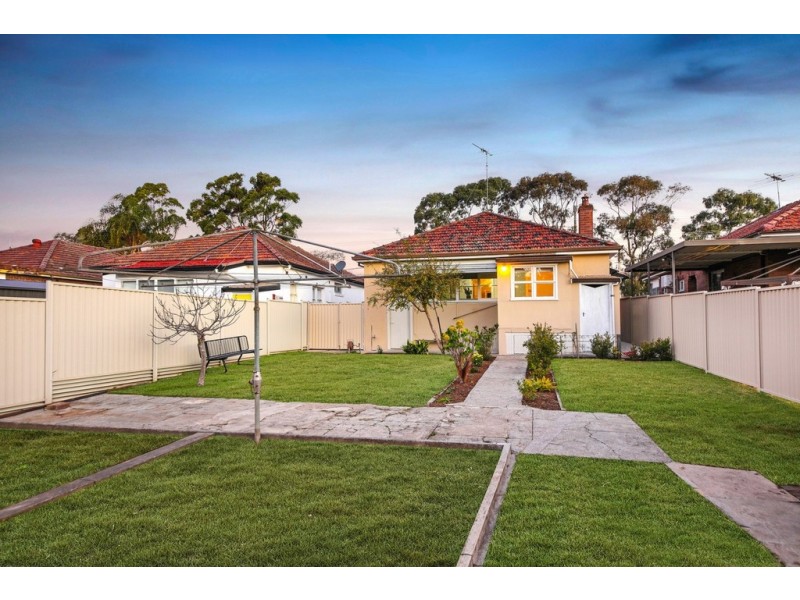 5 Kingsgrove Avenue, Kingsgrove NSW 2208