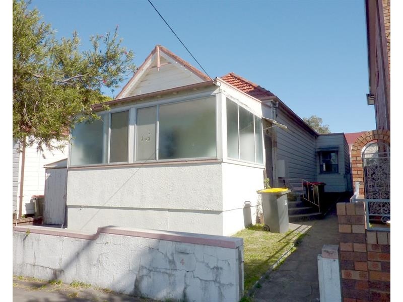 4 Victoria Street, Turrella NSW 2205