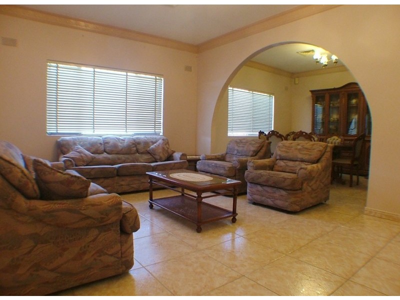 2 Liney Avenue, Clemton Park NSW 2206