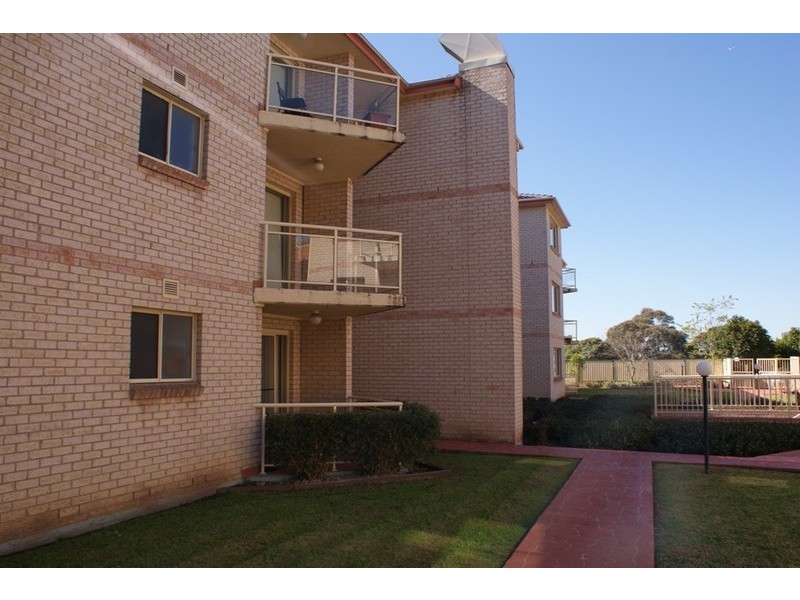 10/1 Hillview Street, Roselands NSW 2196