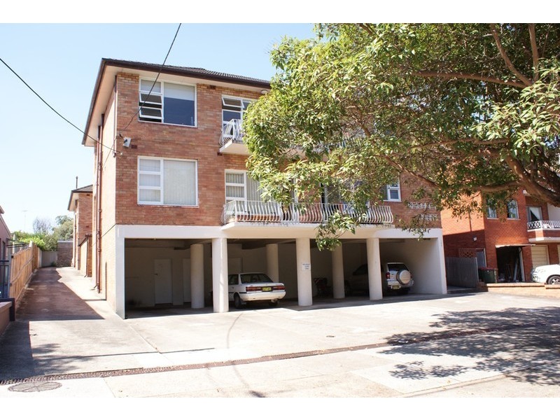 2/152 Queen Victoria Street, Bexley NSW 2207