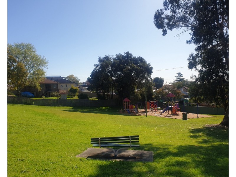 16 Olive Crescent, Peakhurst NSW 2210