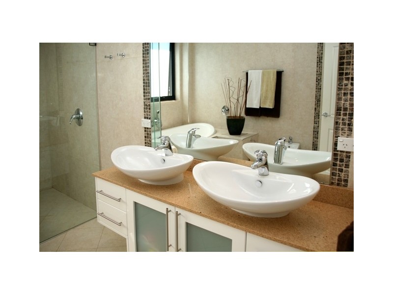 121 Moorefields Road, Roselands NSW 2196