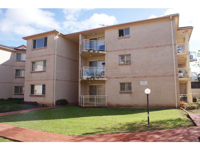 7 / 1 Hillview Street, Roselands NSW 2196