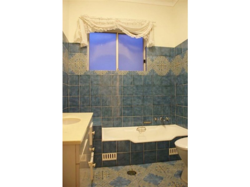 11 Strathmore Parade, Roseville NSW 2069