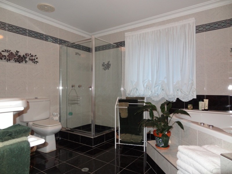 4 Hibiscus Close, Alfords Point NSW 2234