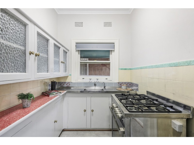 5 Kingsgrove Avenue, Kingsgrove NSW 2208