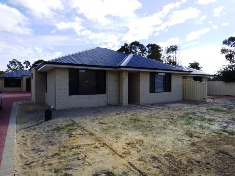 7 Ward Crescent, Kelmscott WA 6111