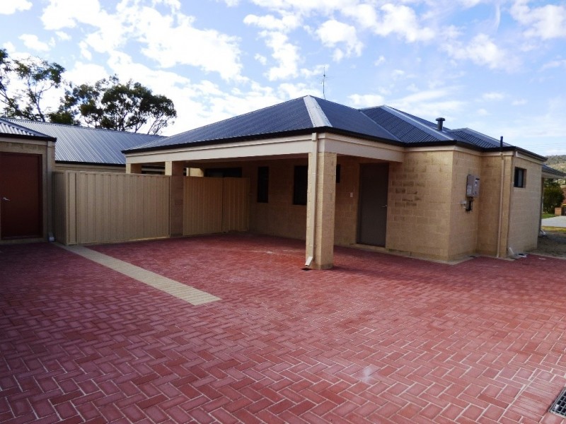 7 Ward Crescent, Kelmscott WA 6111