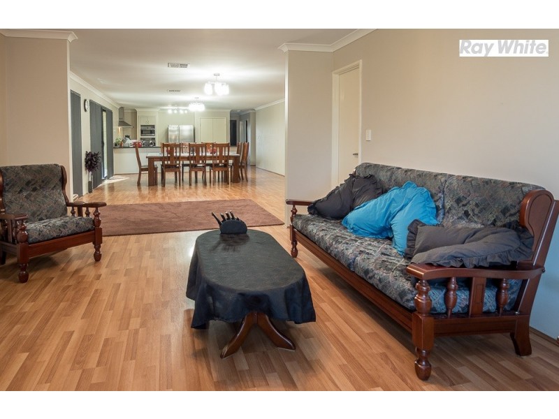 23 Hebrides Drive, Seville Grove WA 6112