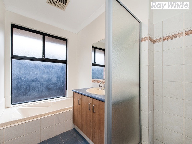 25 Quinine Crescent, Byford WA 6122