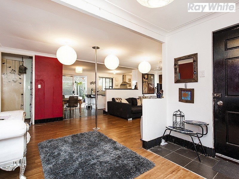 4 Forest Court, Armadale WA 6112