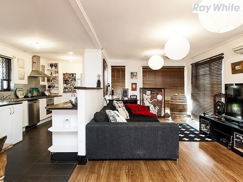 4 Forest Court, Armadale WA 6112