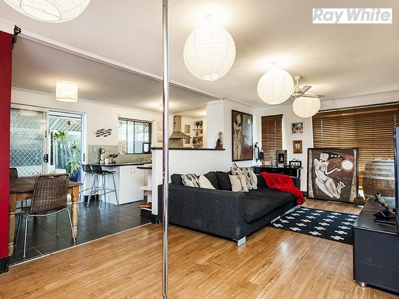 4 Forest Court, Armadale WA 6112