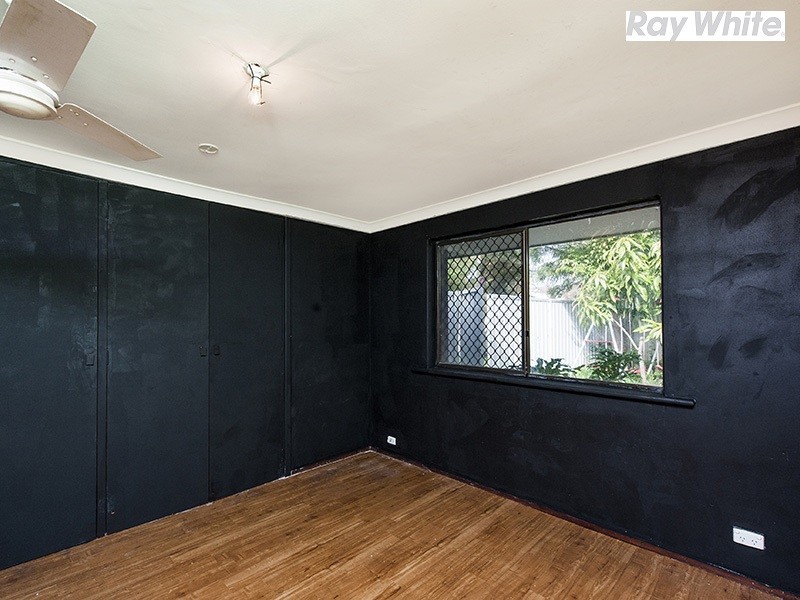 4 Forest Court, Armadale WA 6112