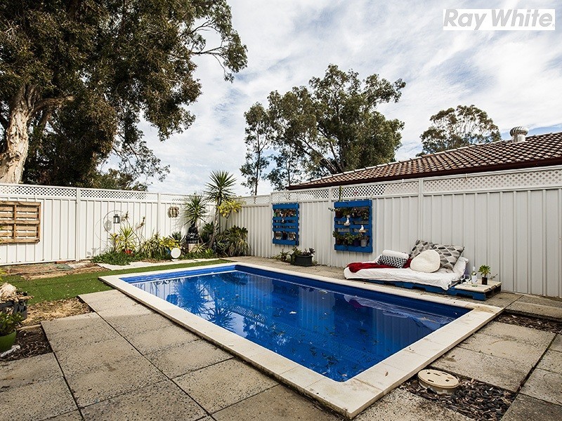 4 Forest Court, Armadale WA 6112