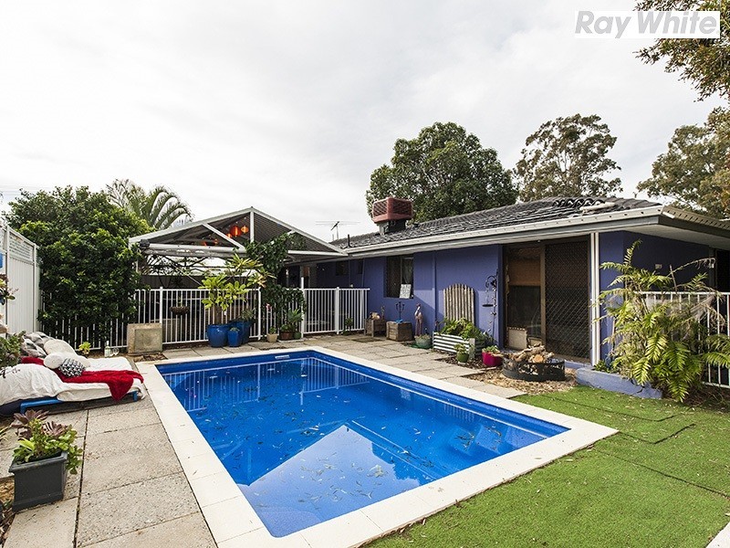 4 Forest Court, Armadale WA 6112