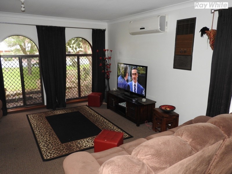 24 Delamere Way, Camillo WA 6111