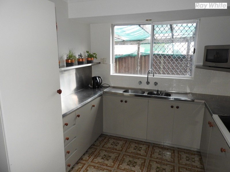 24 Delamere Way, Camillo WA 6111