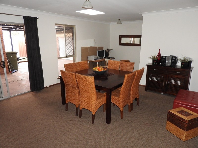 24 Delamere Way, Camillo WA 6111