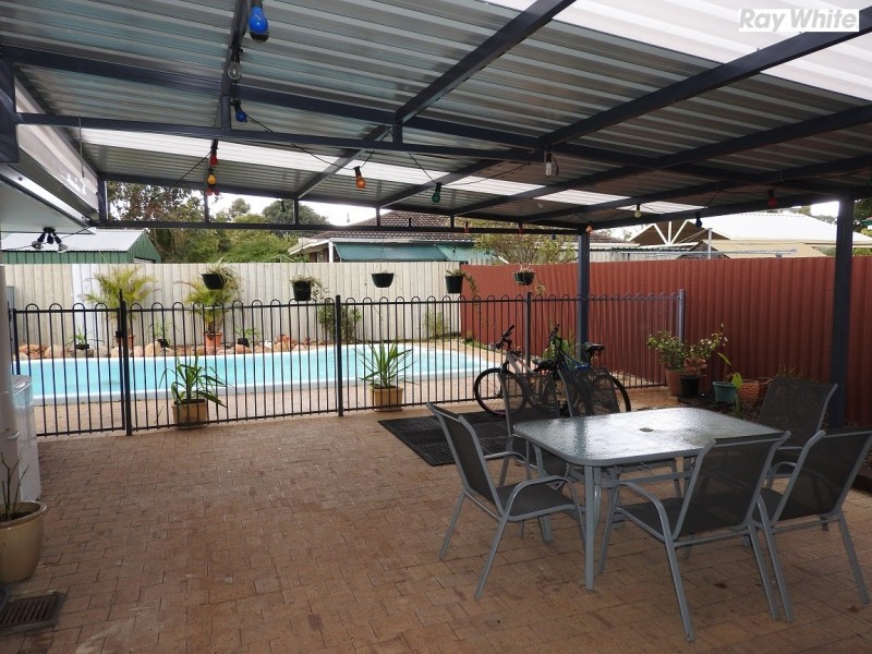 24 Delamere Way, Camillo WA 6111