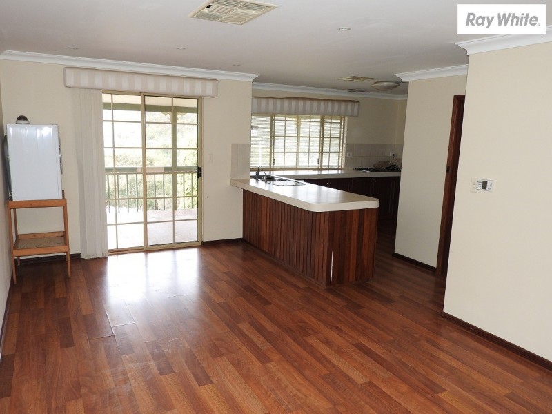 17 Jade Street, Mount Richon WA 6112